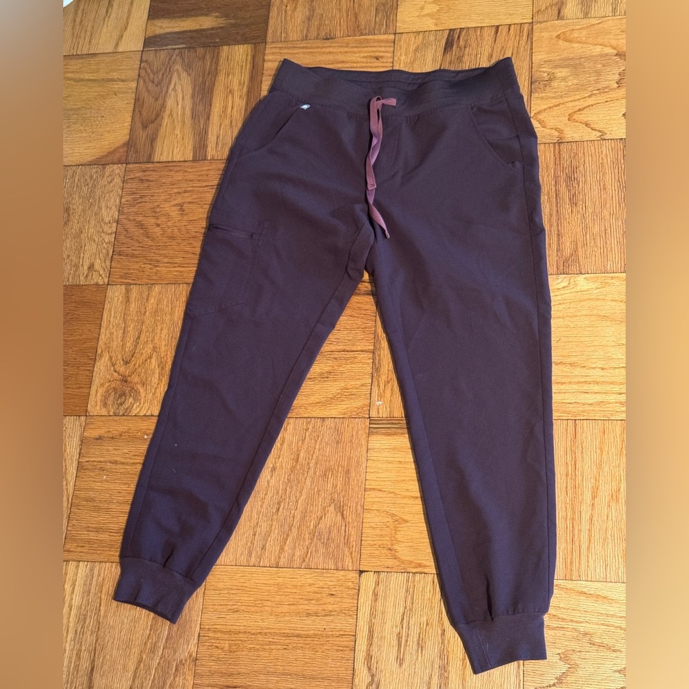 Figs Women’s Zamora Scrub Jogger (Espresso)